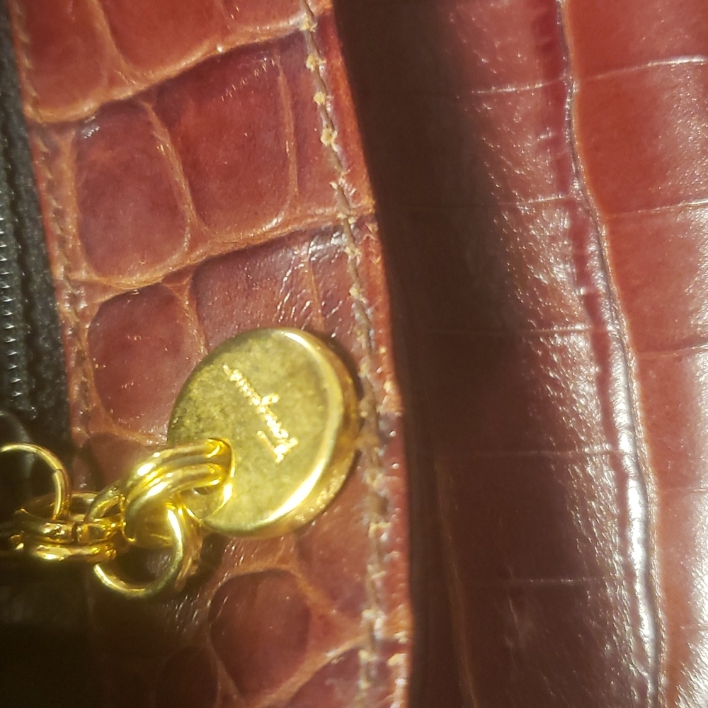 COPY - VINTAGE Salvatore Ferragamo Embossed Made In Italy Purse - Picture 10 of 16